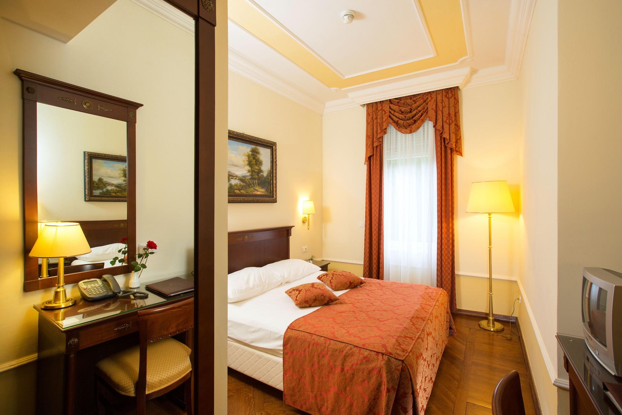Hotel Amadria Park Agava 4*